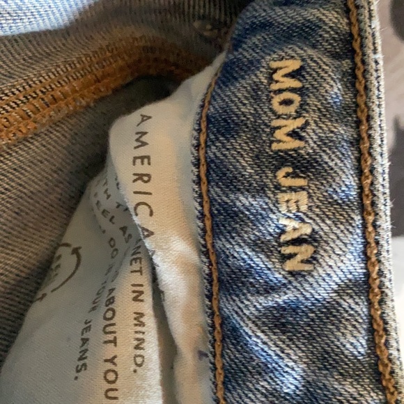 women’s American eagle mom jeans size 00 R - Picture 4 of 4